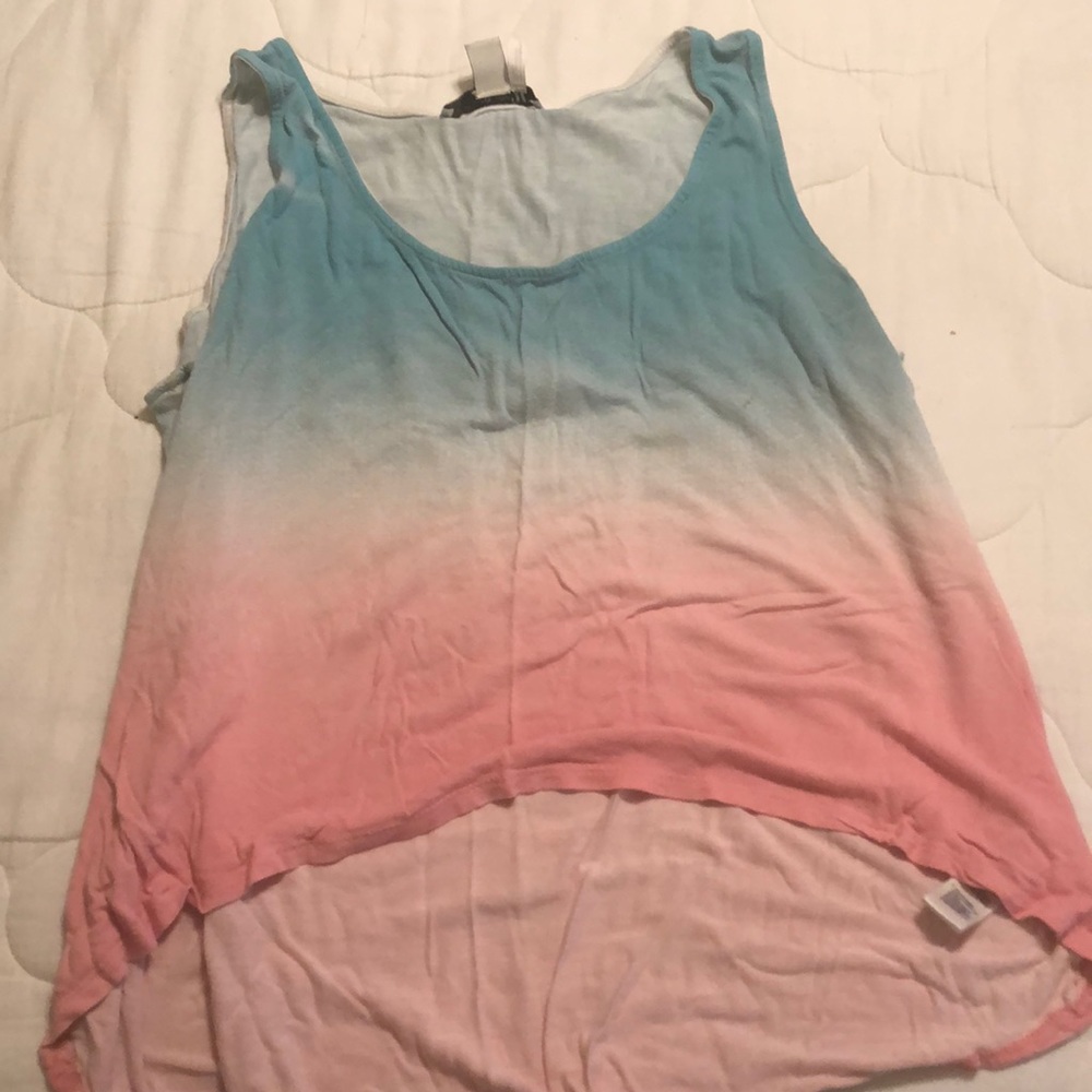 Woman’s ombré tank top
